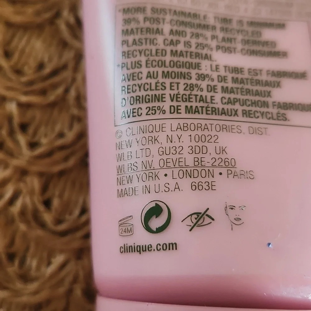 Clinique Pink All About Clean Rinse-Off Foaming Cleanser